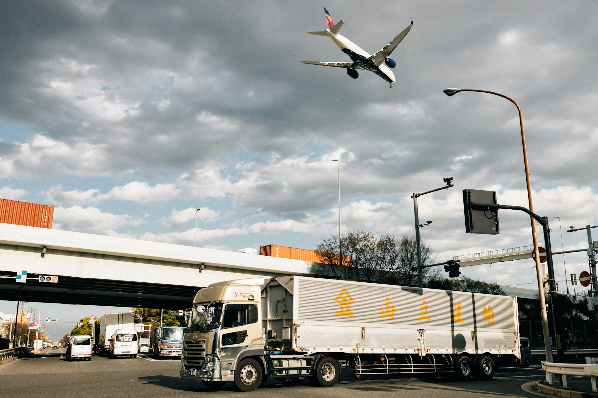 How Artificial Intelligence Is Transforming Transportation Logistics: Efficiency, Safety, and the Future of Supply Chains